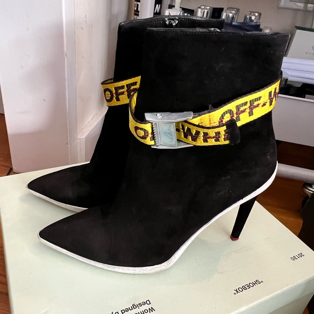 STILL AVAILABLE- OFF WHITE BLACK BOOTS